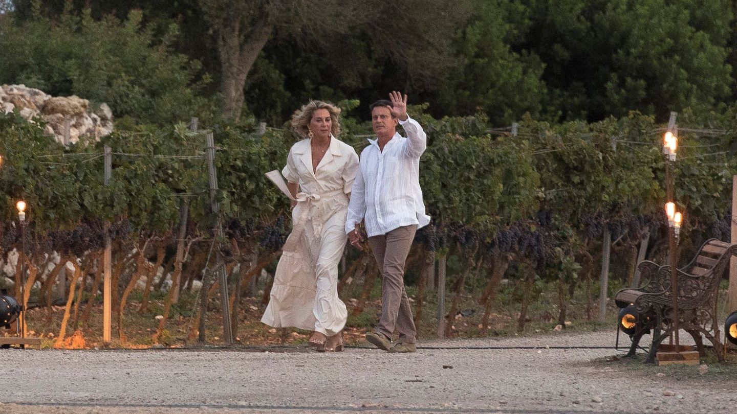 Manuel Valls y Susana Gallardo fotografiados a pocas horas de su boda. (EFE)