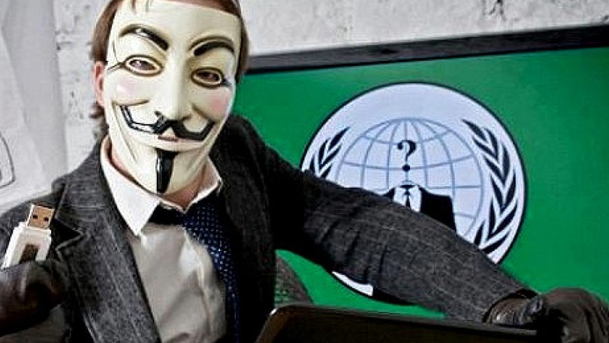 Anonymous 'revienta' la web de 13TV y compara a Cospedal con Tejero