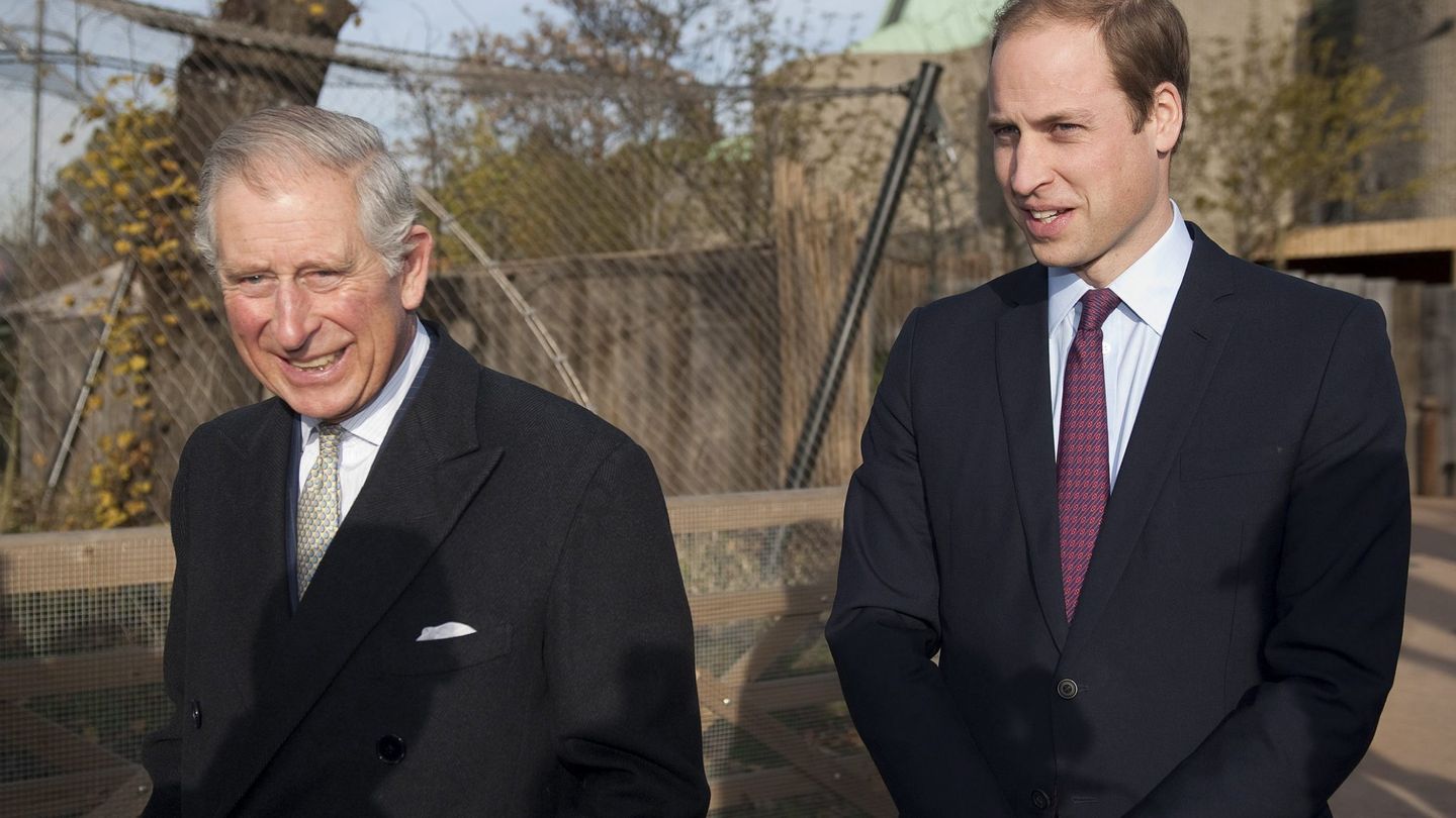 Carlos de Inglaterra y el príncipe Guillermo, en una imagen de archivo. (EFE)