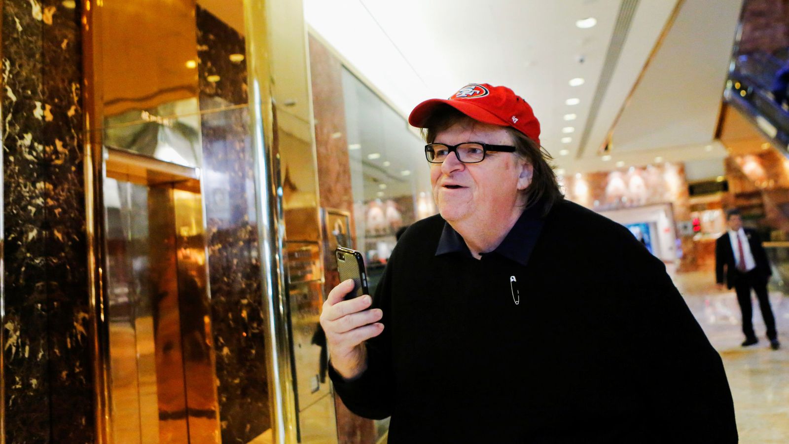 Foto: Michael Moore en la Trump Tower (Reuters)