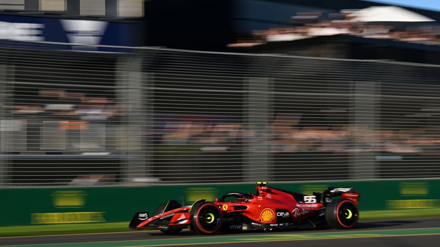 Sainz, en una imagen del Gran Premio. (EFE/James Ross)