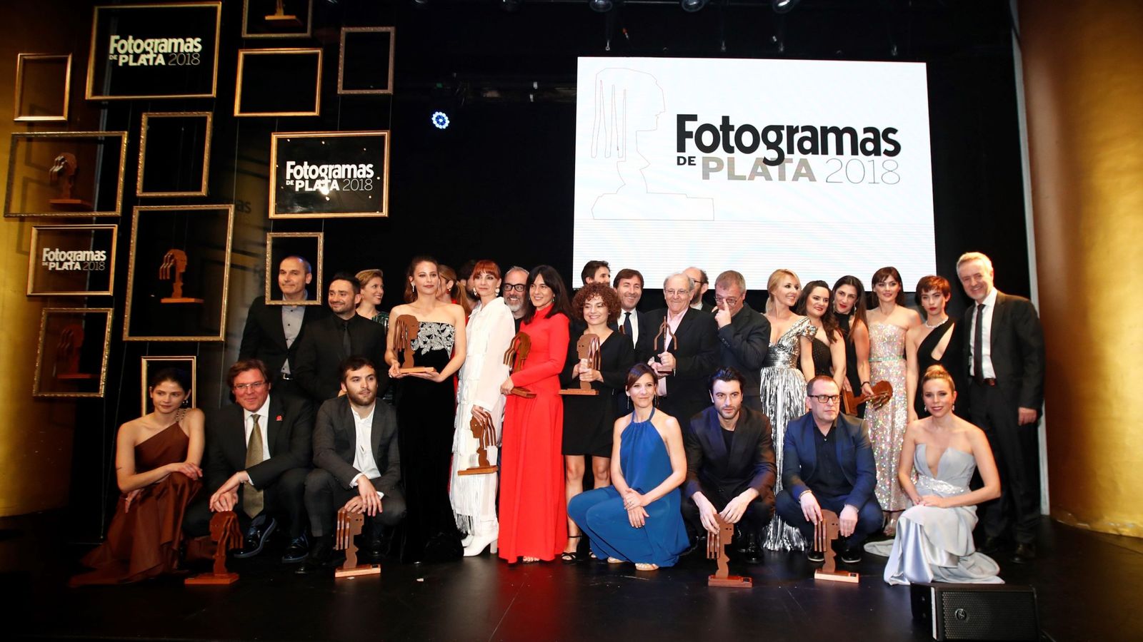 Foto: Los galardonados posan con los premios Fotogramas de Plata 2018. (Efe)