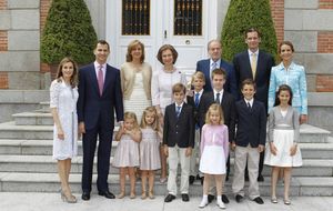 La Comunión de Miguel Urdangarín consigue juntar a la Familia Real al completo en Zarzuela