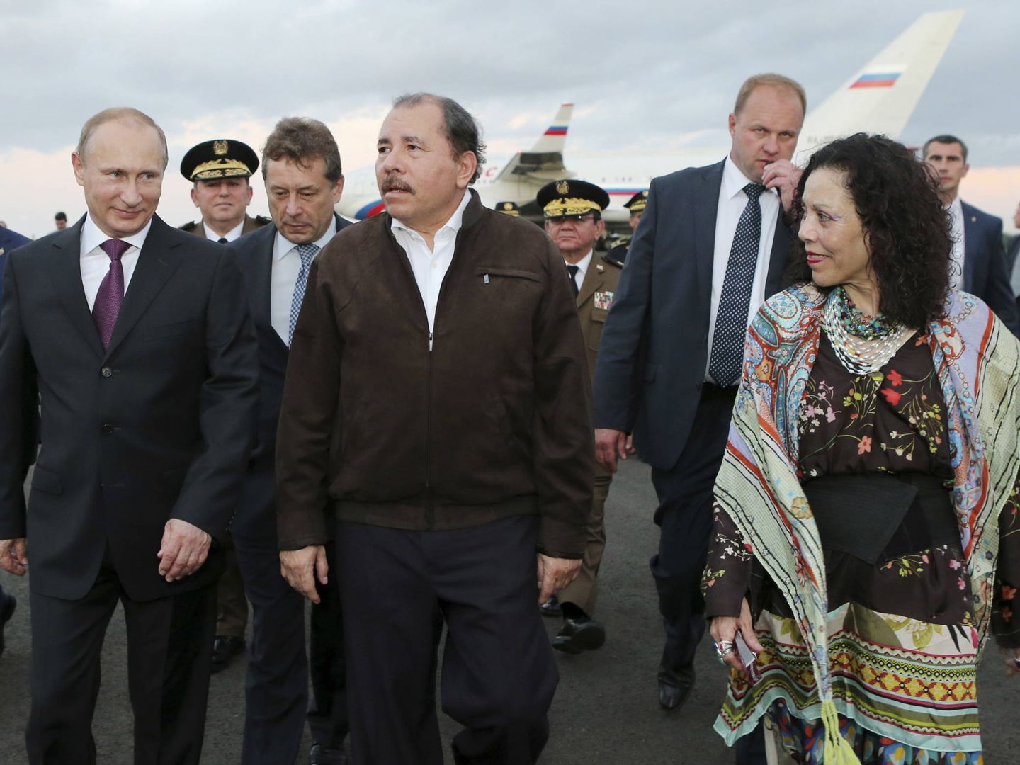 Ortega y su mujer reciben al presidente Putin en Managua, en julio de 2014. (Reuters)