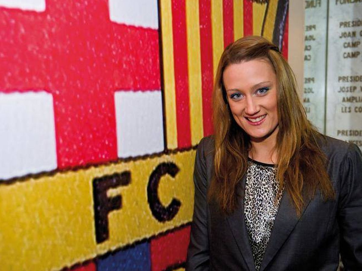Foto: Mireia Belmonte, en el palco del Camp Nou, al que fue invitado para ver un partido del FC Barcelona. (EFE)
