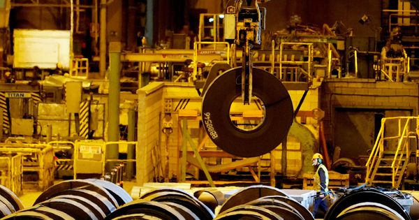 Foto: Un rollo de acero en una planta de ArcelorMittal en Sestao, España. (Reuters)