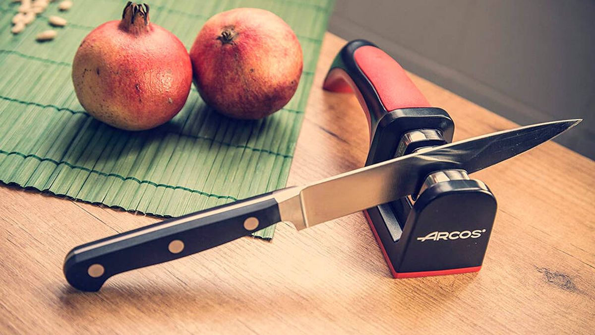 Los mejores afiladores de cuchillos del mercado para cortar en casa con  seguridad