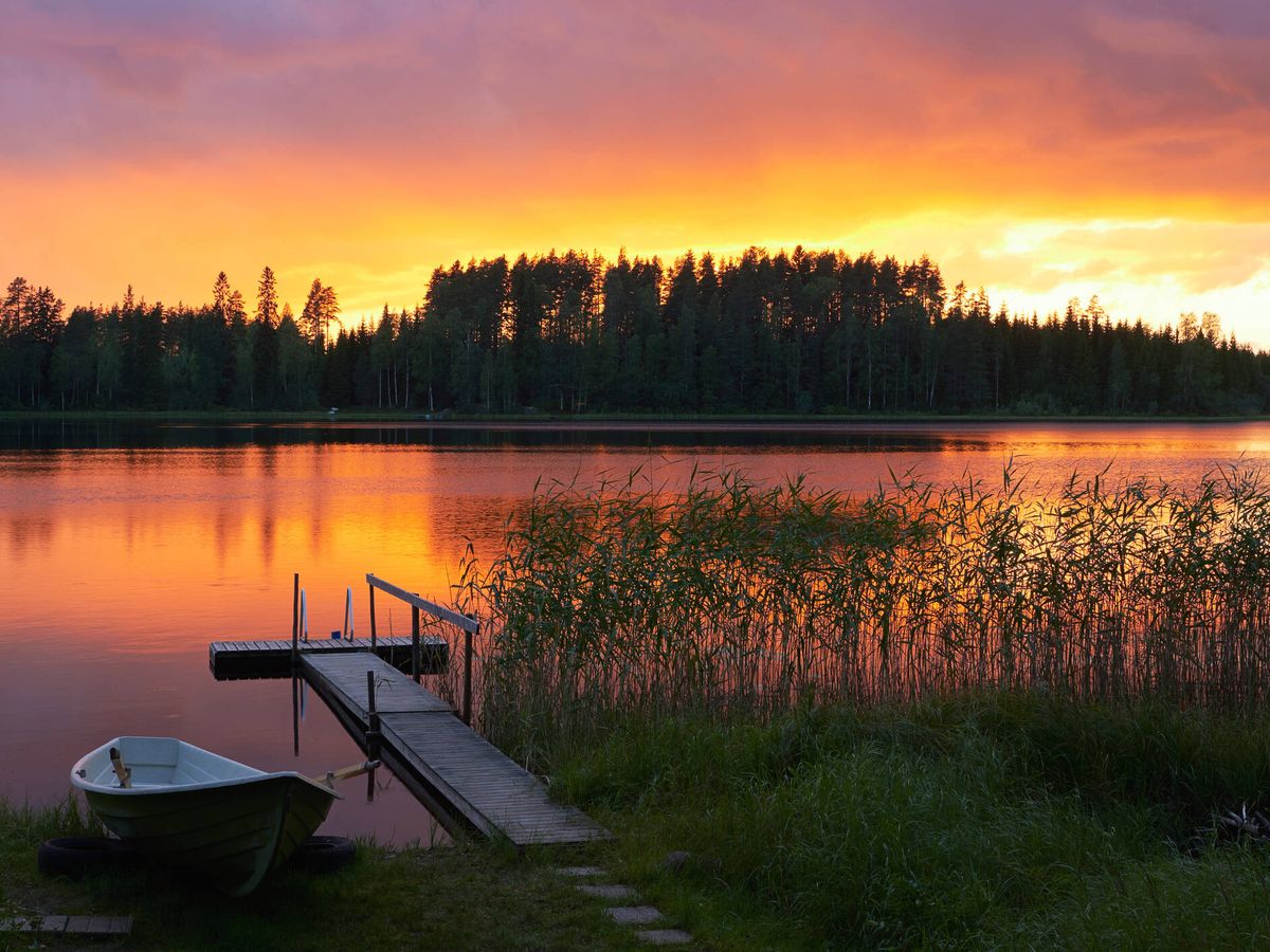 Foto: Anochecer de verano en Finlandia... Como para no ser feliz. (iStock)