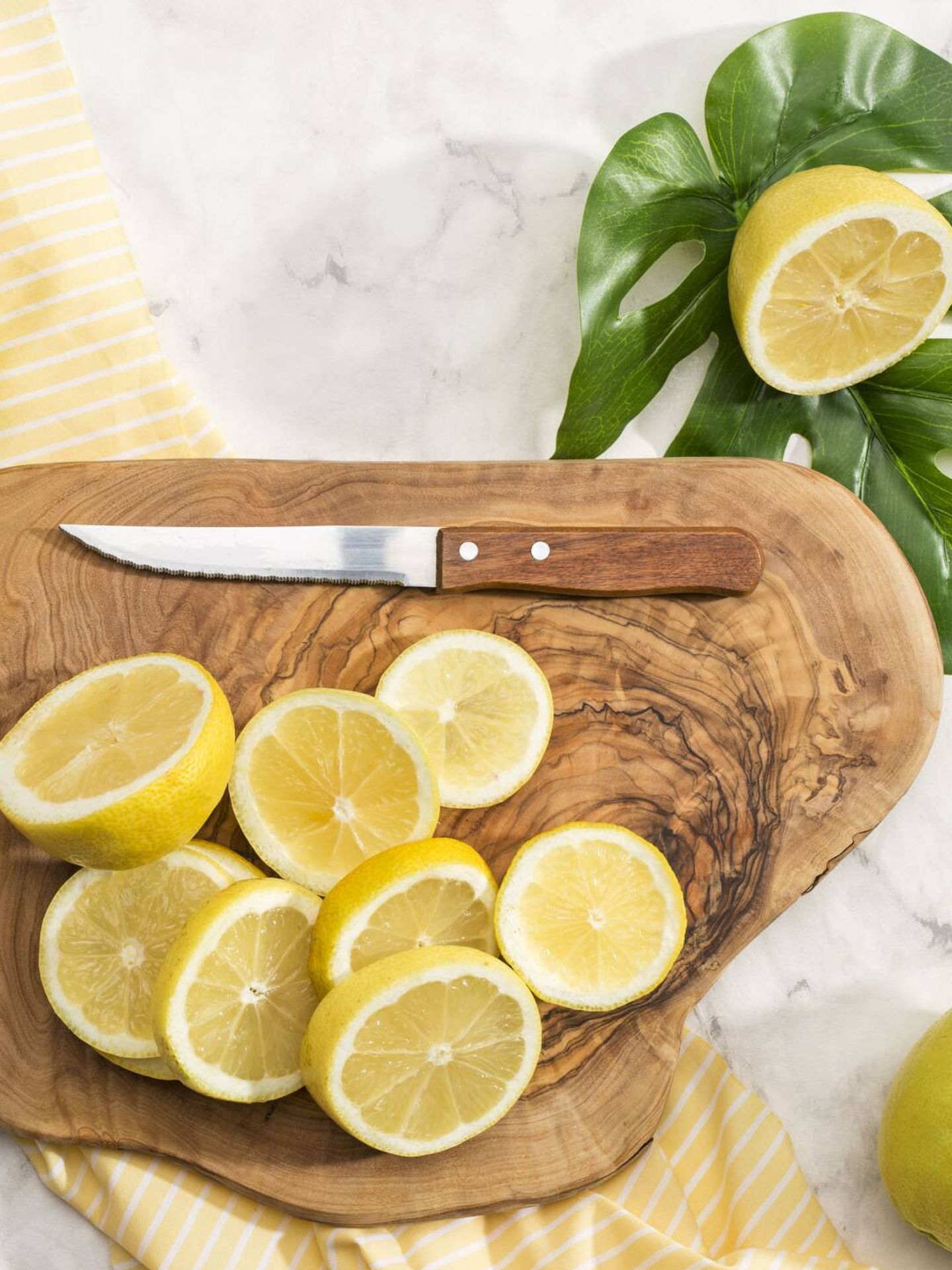 El zumo de limón es otro aliado que ayuda a potenciar la salud de tus plantas. (Freepik)