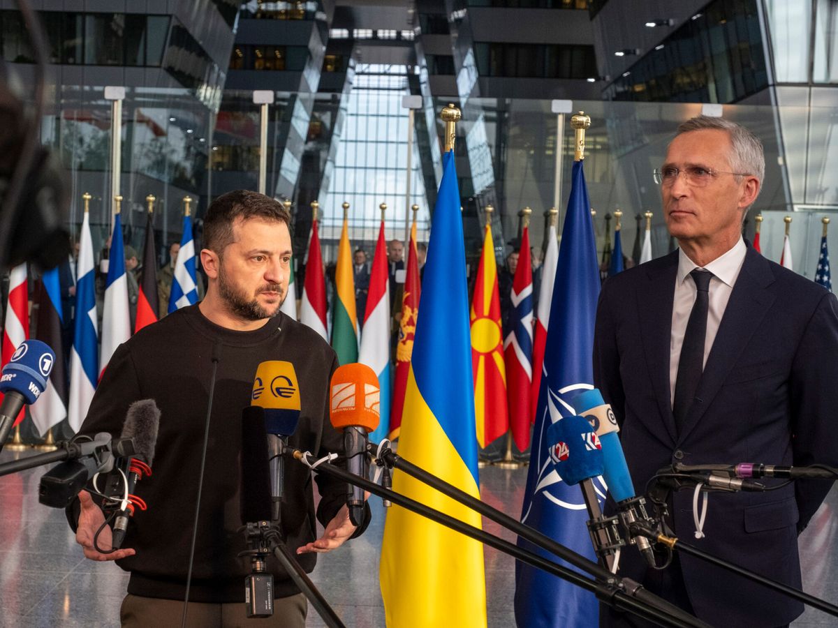 Foto: Zelenski durante su visita al cuartel general de la OTAN. (Europa Press)
