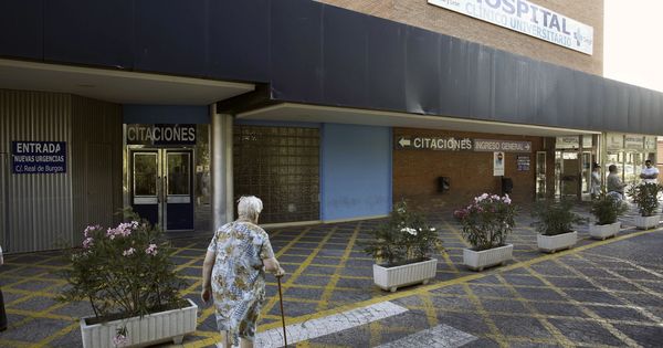 Foto: Fachada del Hospital Clínico de Valladolid, donde fue atendida la bebé. (EFE)