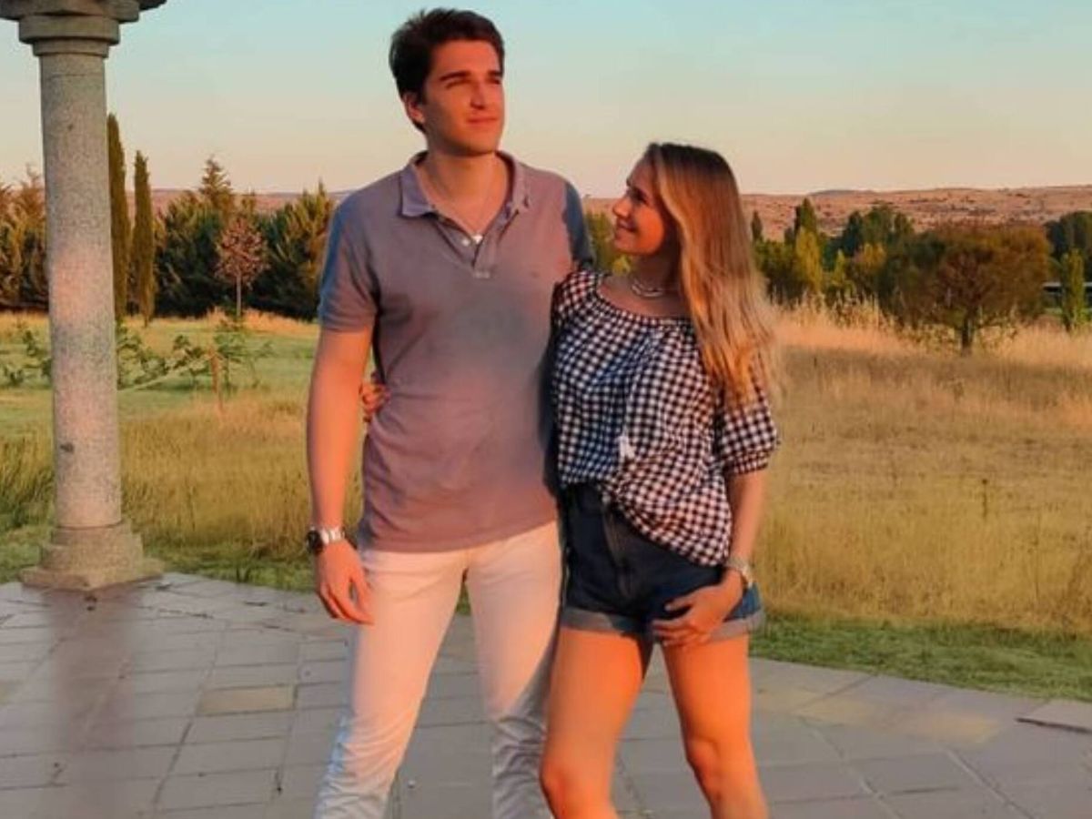 Foto: Javier García Lago y su novia, Eugenia. (Instagram/@javiergobregon)
