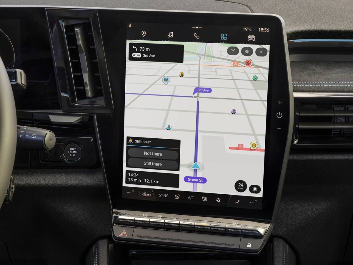 Foto: Waze funciona como una red social de conductores, con alertas en tiempo real. (Renault)