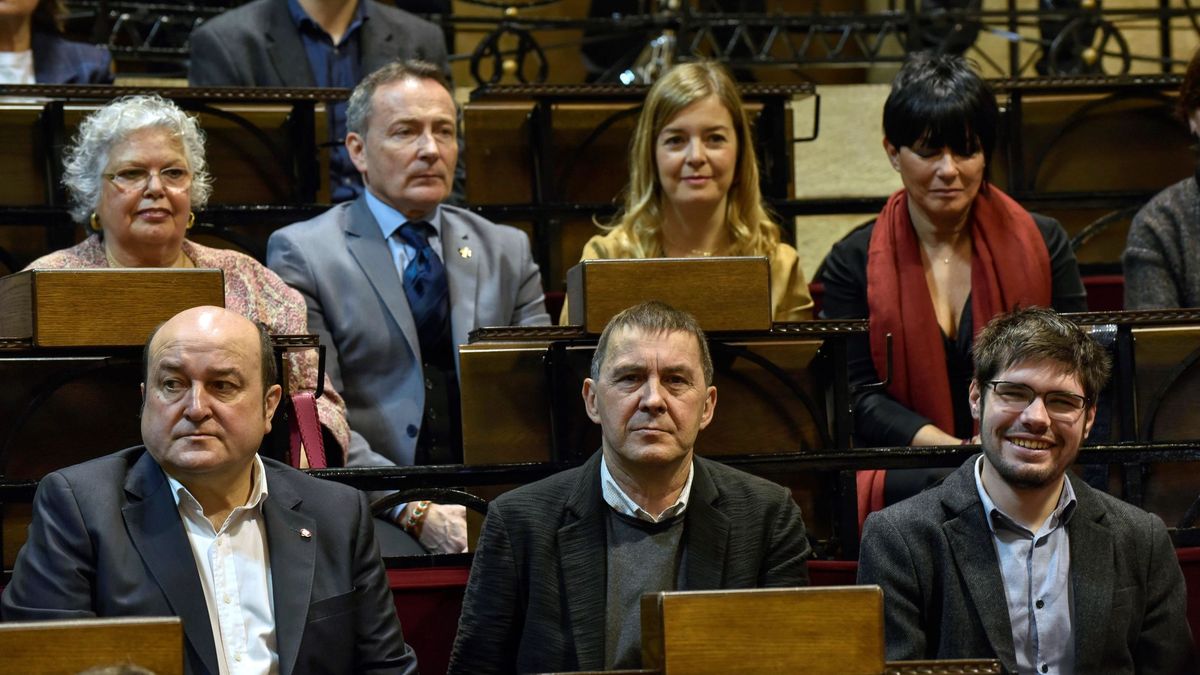 El clínex de Pedro Sánchez y la implacable venganza de Mariano Rajoy