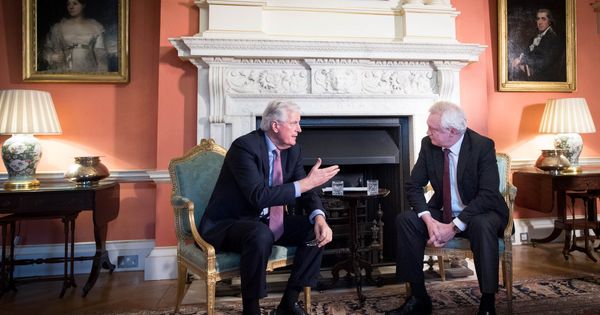 Foto: El ministro británico para el Brexit, David Davis, durante el encuentro con Michel Barnier, en Londres. (Reuters) 