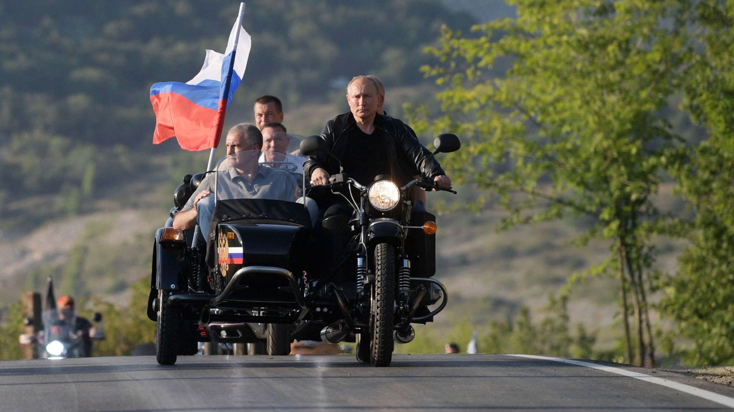 Putin, de 'paseo patriótico' por Crimea. (EFE)