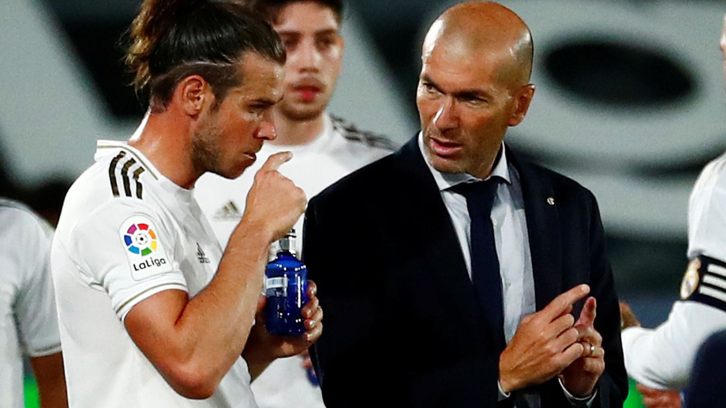 Zidane y  Bale, en un partido en junio de 2020. (Reuters)
