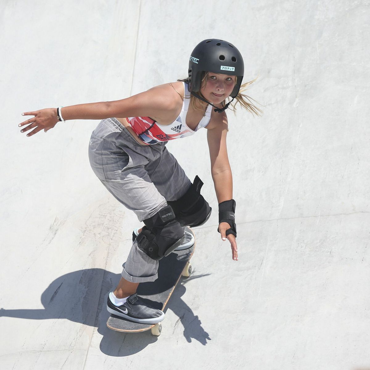 La niña prodigio del 'skateboard': medallista y millonaria con 13 años