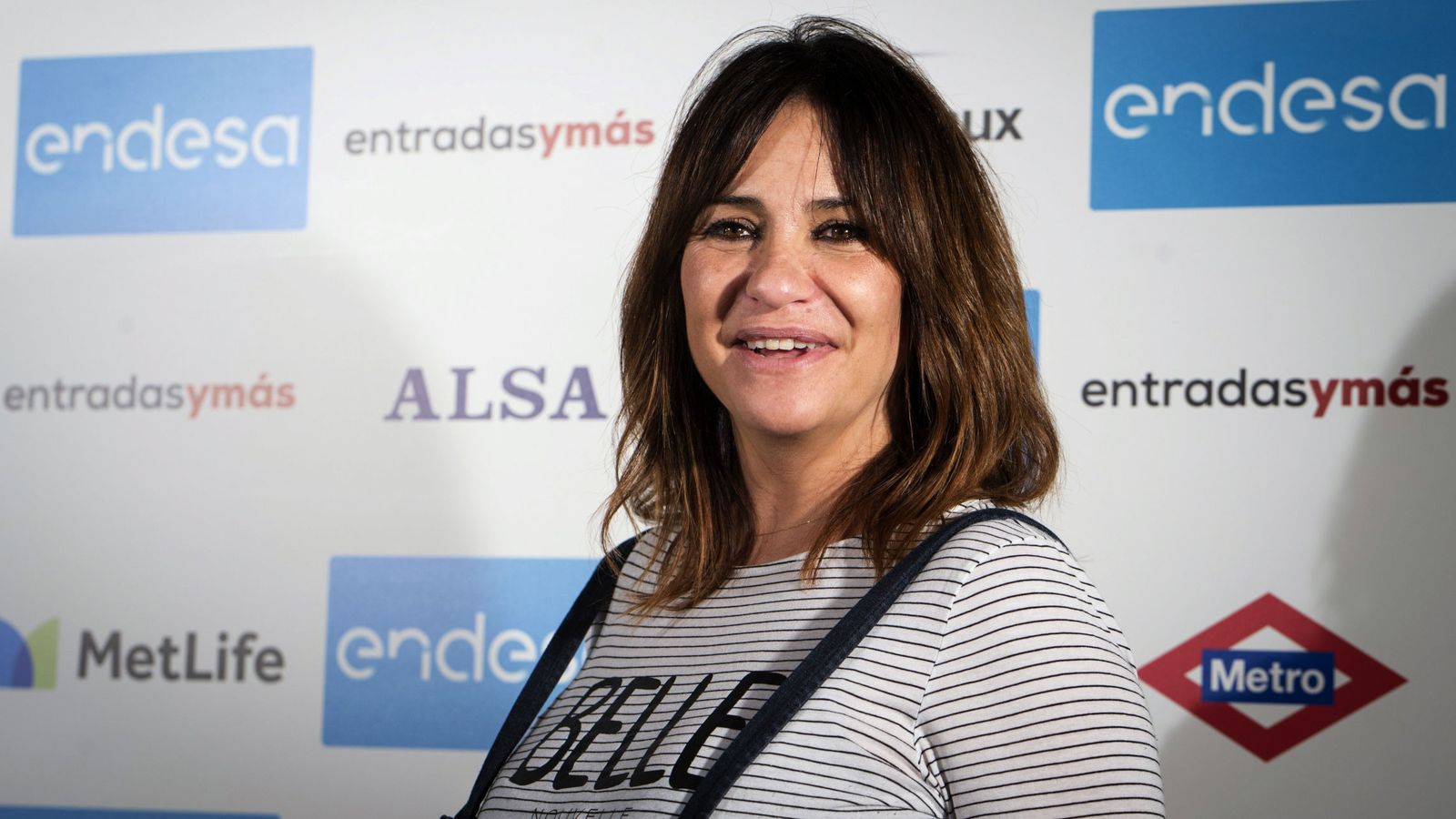 Foto: Melani Olivares posa a su llegada a la presentación de 'Entradas Ymás'. (EFE).