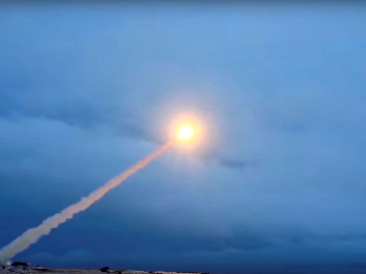 Foto: Una prueba de misil hipersónico reciente, realizada por Rusia. (EFE)