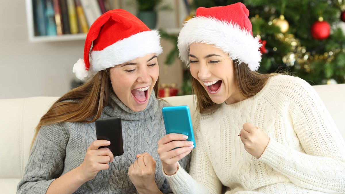 Compartir décimos de la Lotería de Navidad 'online' y con intermediarios: la mejor opción