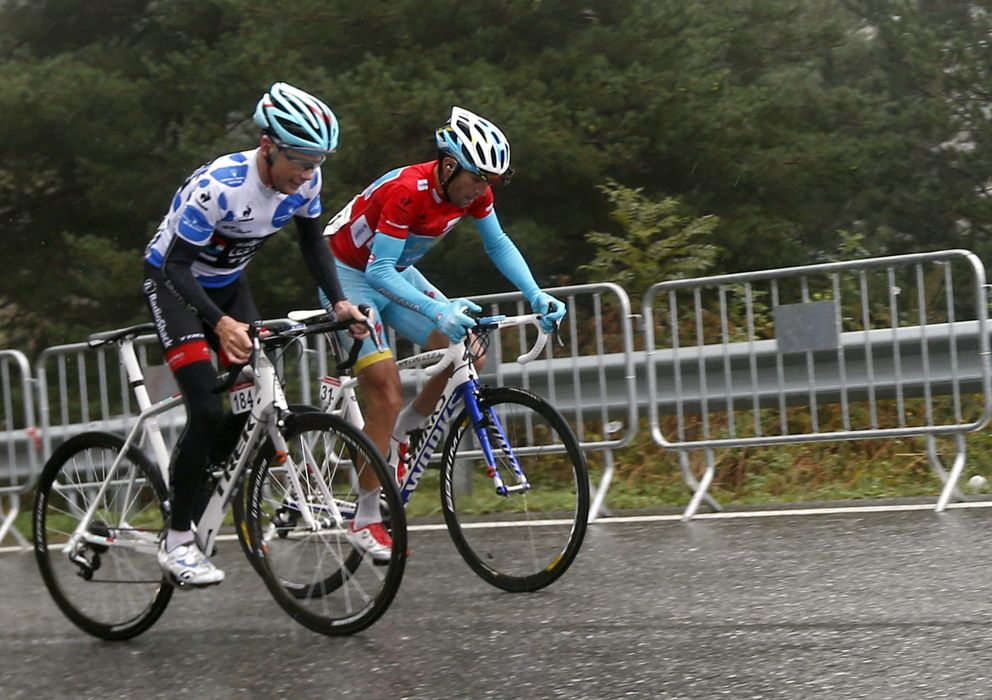 Foto: Nibali y Horner durante la etapa (Efe).