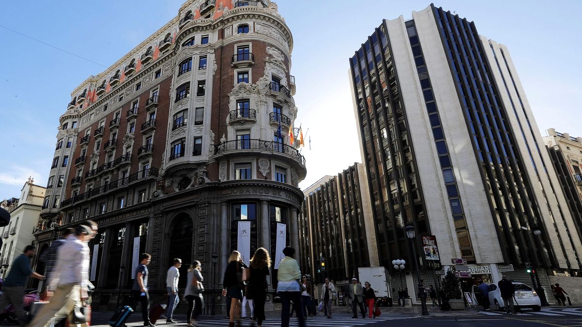Moody's alerta: "la exposición de Caixabank y Sabadell a Cataluña sigue siendo un riesgo"