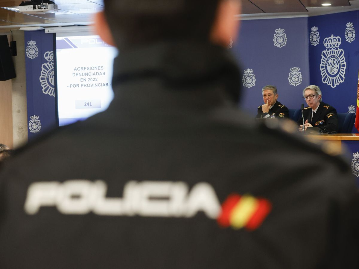 Foto: Rueda de prensa de la Policía Nacional. (EFE/Javier Lizón)