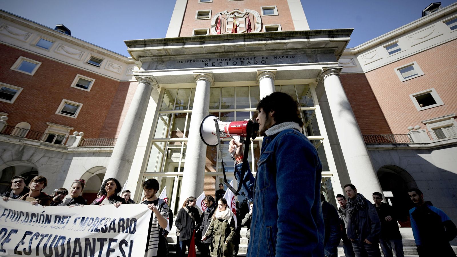 Foto: Protesta estudiantil en la Universidad Complutense de Madrid. (EFE)