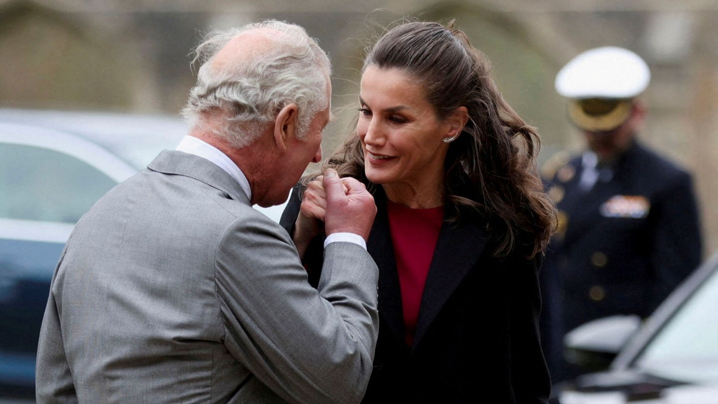 Carlos III y la reina Letizia en Auckland. (Reuters)