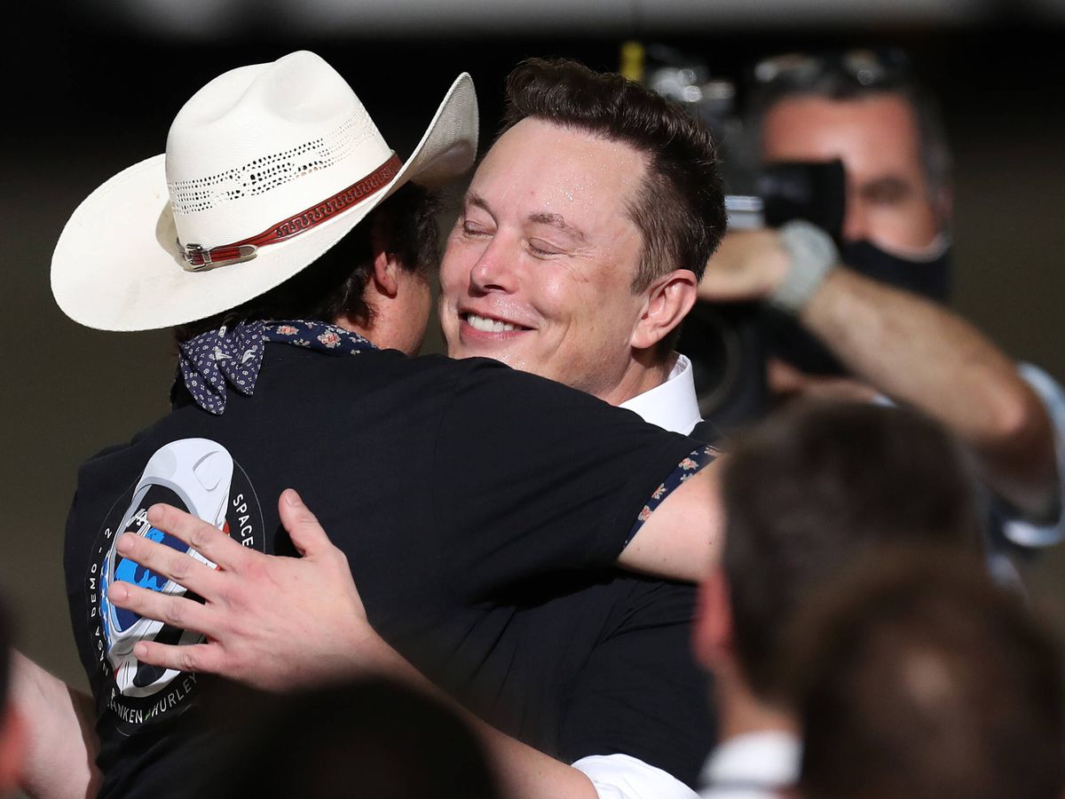 Foto: Elon Musk celebra el lanzamiento de uno de los Falcon 9 de SpaceX. (Getty/Joe Raedle)