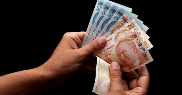 Foto: Billetes de la lira turca. (Reuters)