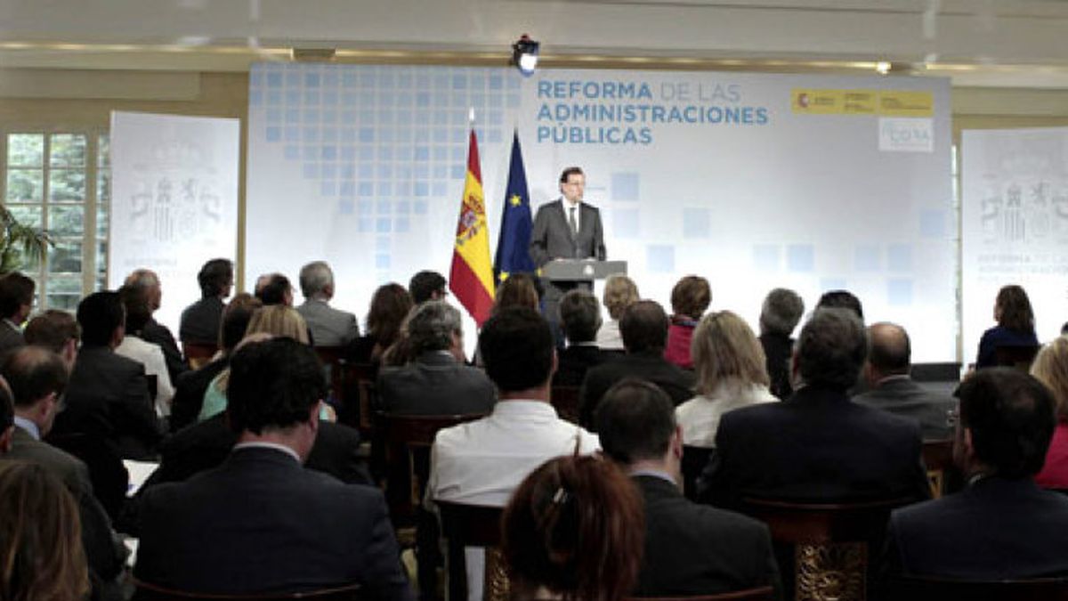 Rajoy propone una reforma de la Administración que depende de la buena voluntad de las CCAA