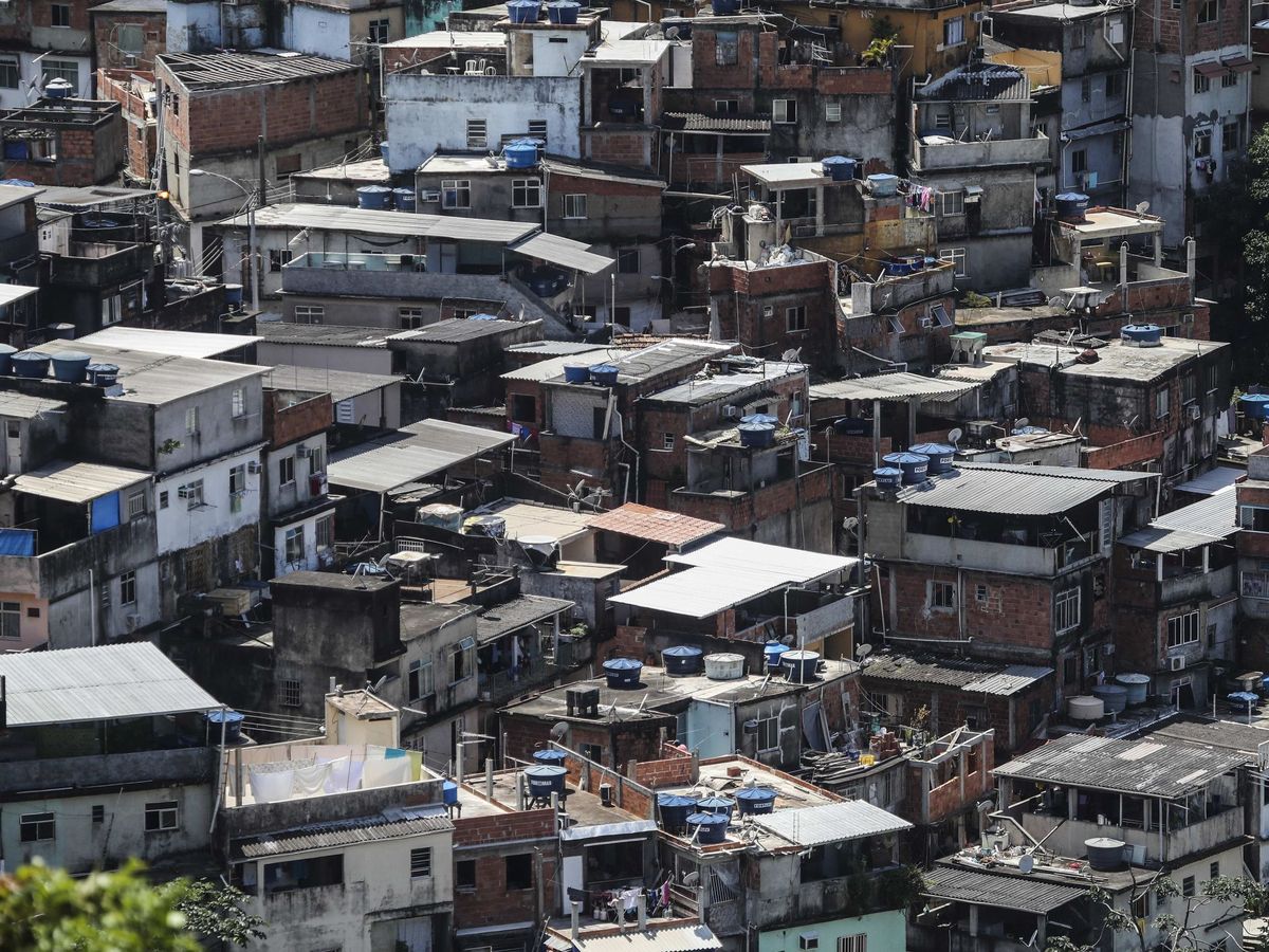 Foto: Vista de un sector de una favela este lunes, en Río de Janeiro (Brasil). Foto: Efe