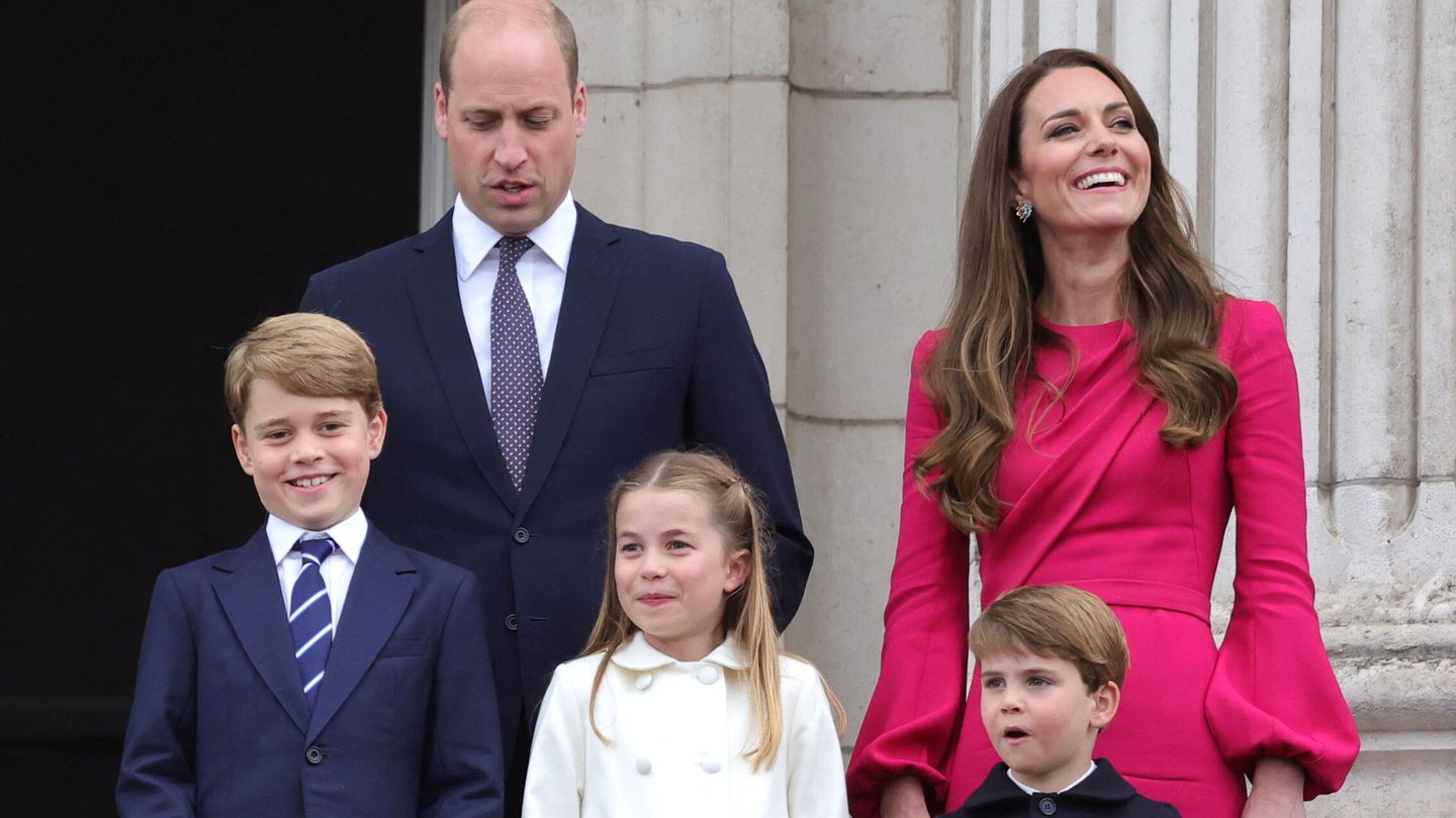 Los Cambridge y sus hijos, durante el Jubileo de Platino de Isabel II. (Reuters/Chris Jackson/Pool)