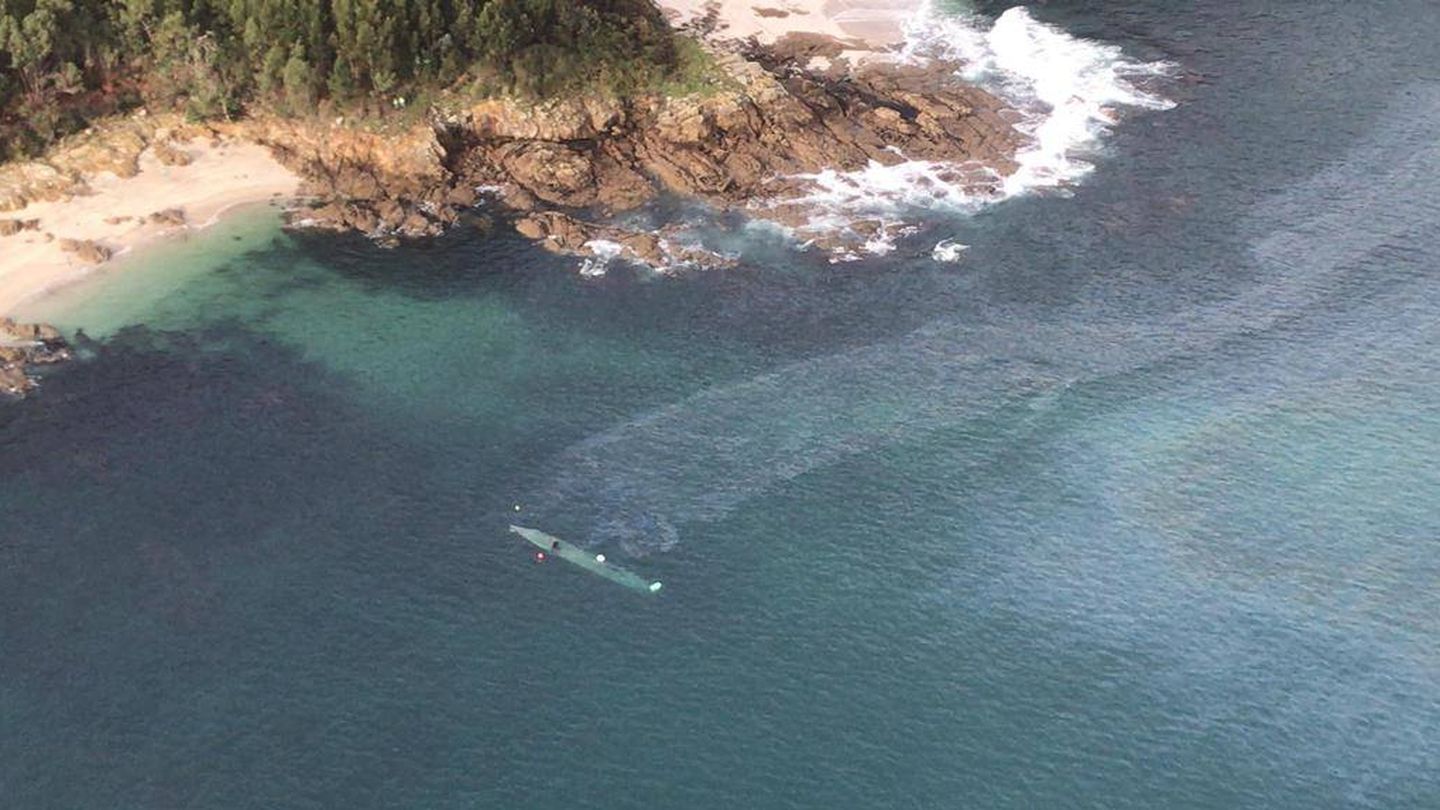 Imagen aérea del 'narcosubmarino' capturado en Pontevedra. (Foto cedida a EC)