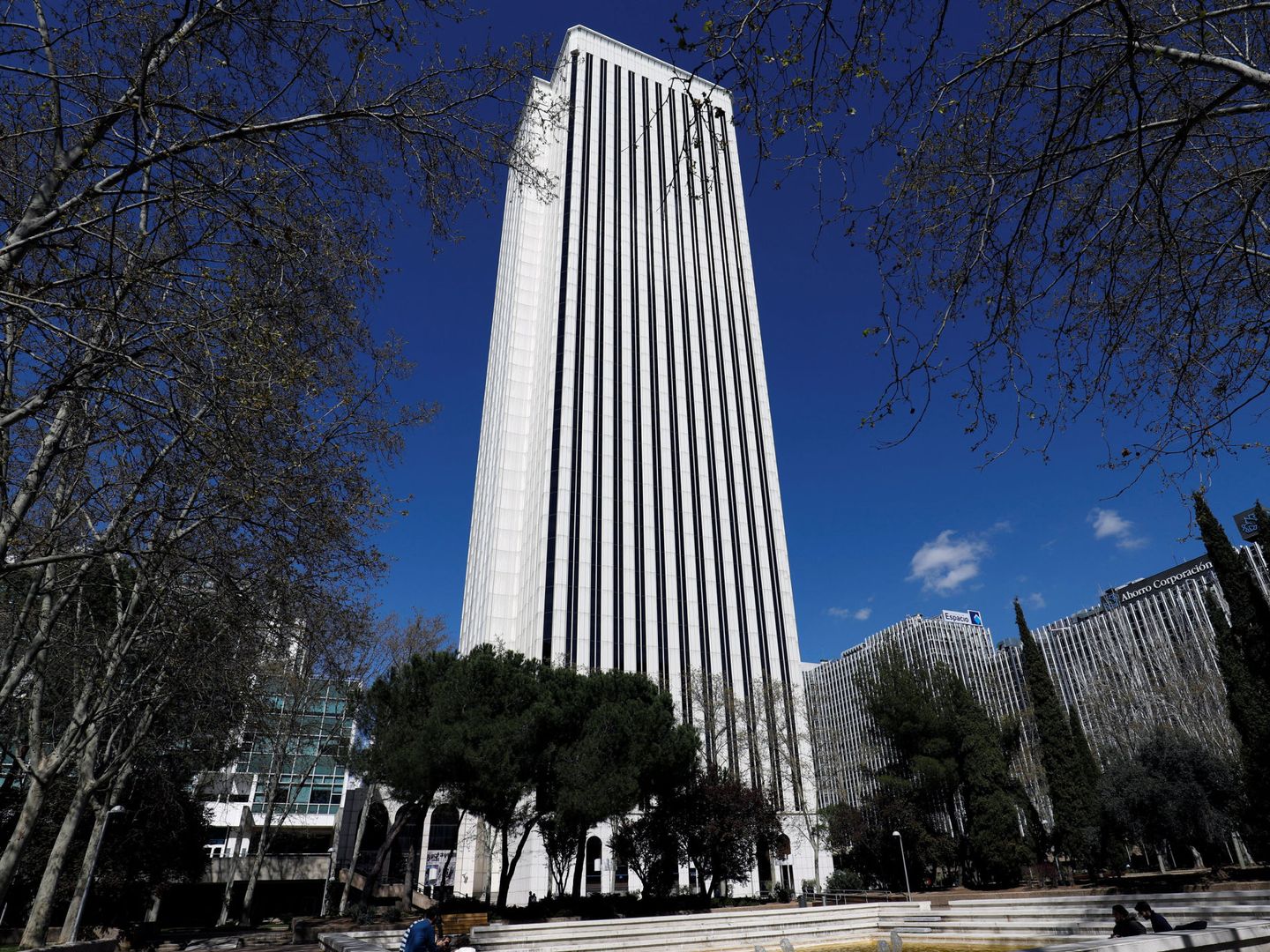 Torre Picasso, donde se encuentra la sede de Deloitte en España. (Reuters/Juan Medina)