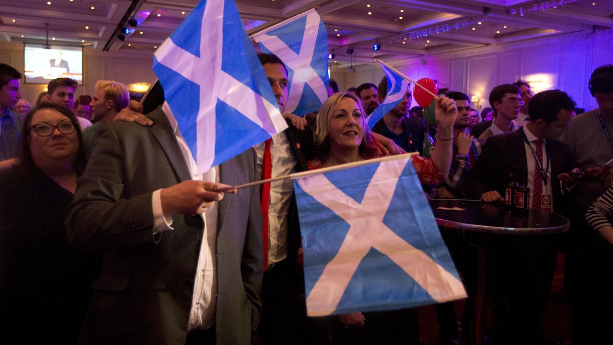 El alivio por el no escocés a la secesión devuelve al Ibex 35 a los 11.000 puntos 