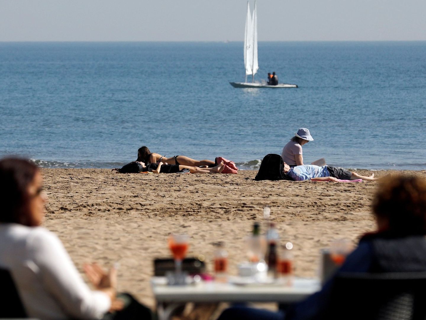 La playa de la Malvarrosa es otro de los grandes atractivos de Valencia (EFE/Kai Försterling)