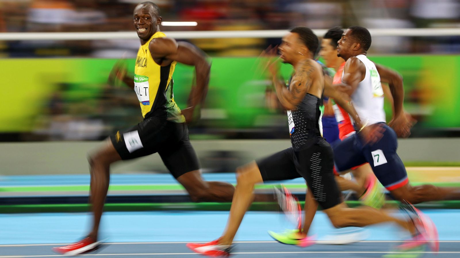 Foto: Bolt, perseguido por De Grasse. (Reuters) 
