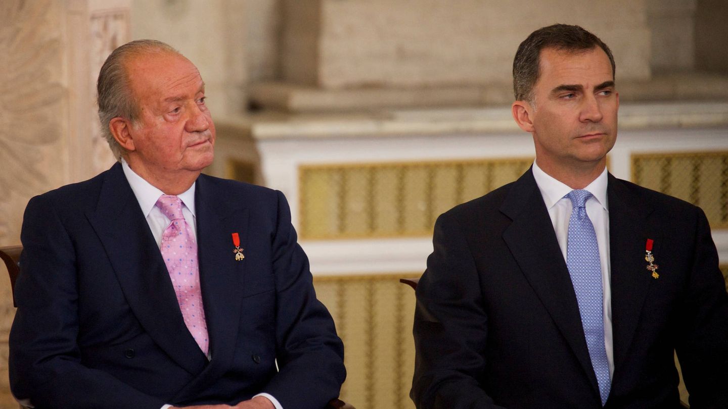 El rey Felipe y el rey Juan Carlos, en una imagen de archivo. (EFE)
