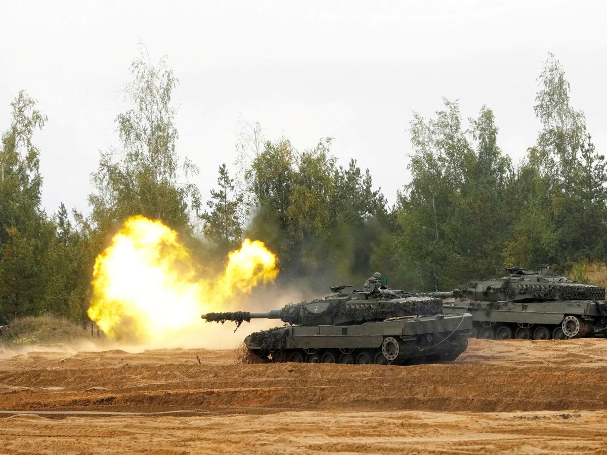 Foto: Blindados Leopard 2 en maniobras de la OTAN en 2022. (Reuters)
