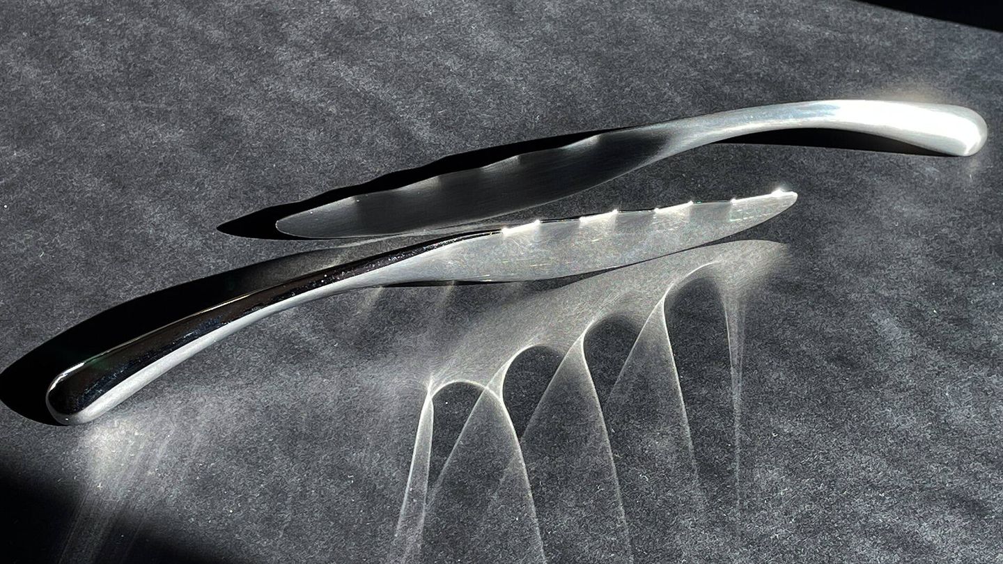 Cuchillo de la colección Twist para Summa, inspirado en las hojas del castaño. (Cortesía)