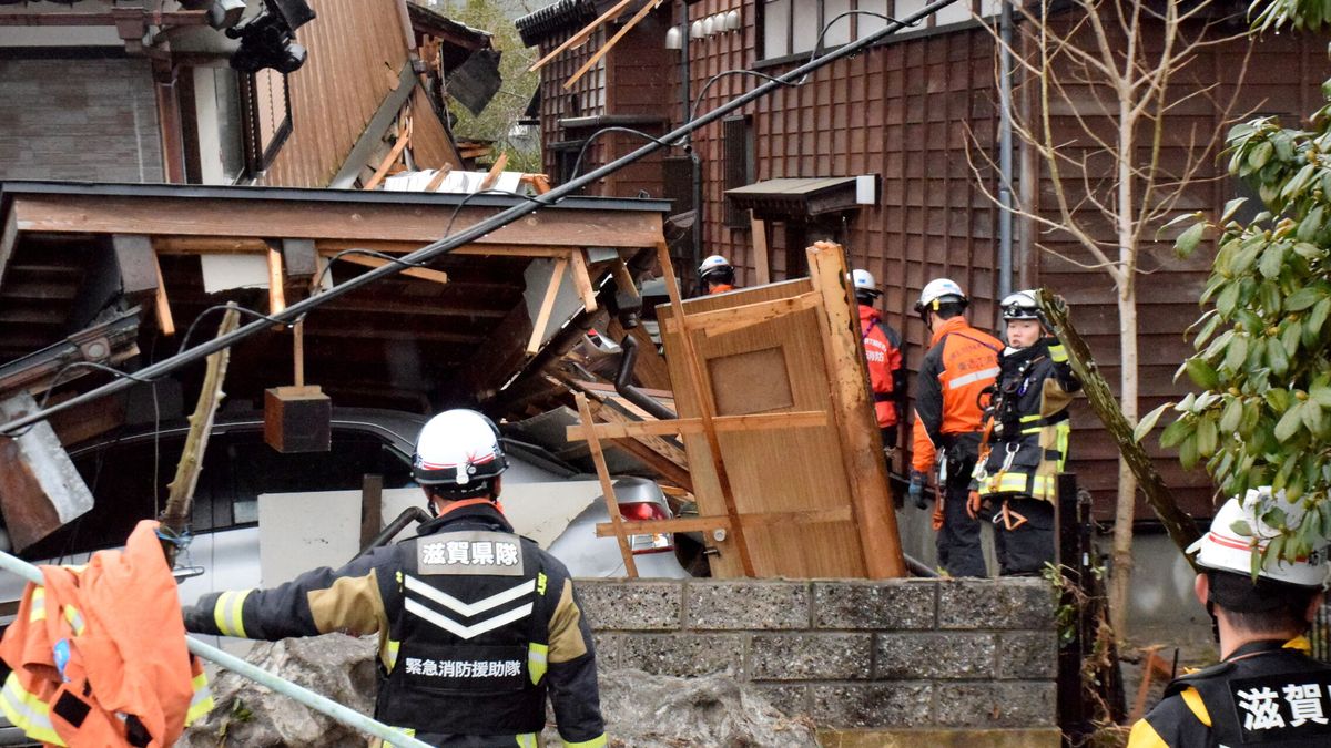 El terremoto de Japón deja más de 80 muertos y 79 desaparecidos mientras siguen las labores de rescate