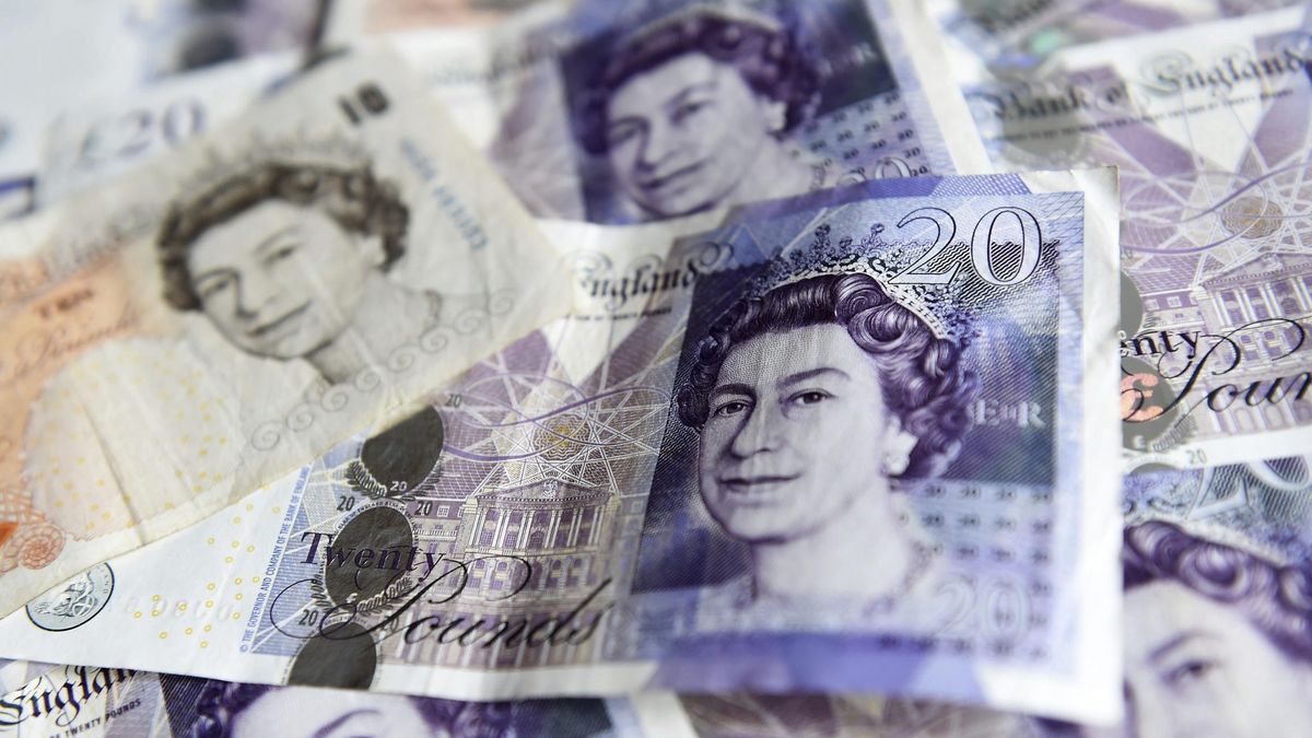 Máxima tensión en Reino Unido: el banco central interviene para frenar el desplome de la libra