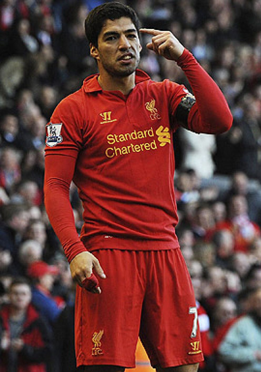 Foto: Luis Suárez, el nuevo 'bad boy' de la Premier: el Liverpool le avisa de que está en la cuerda floja