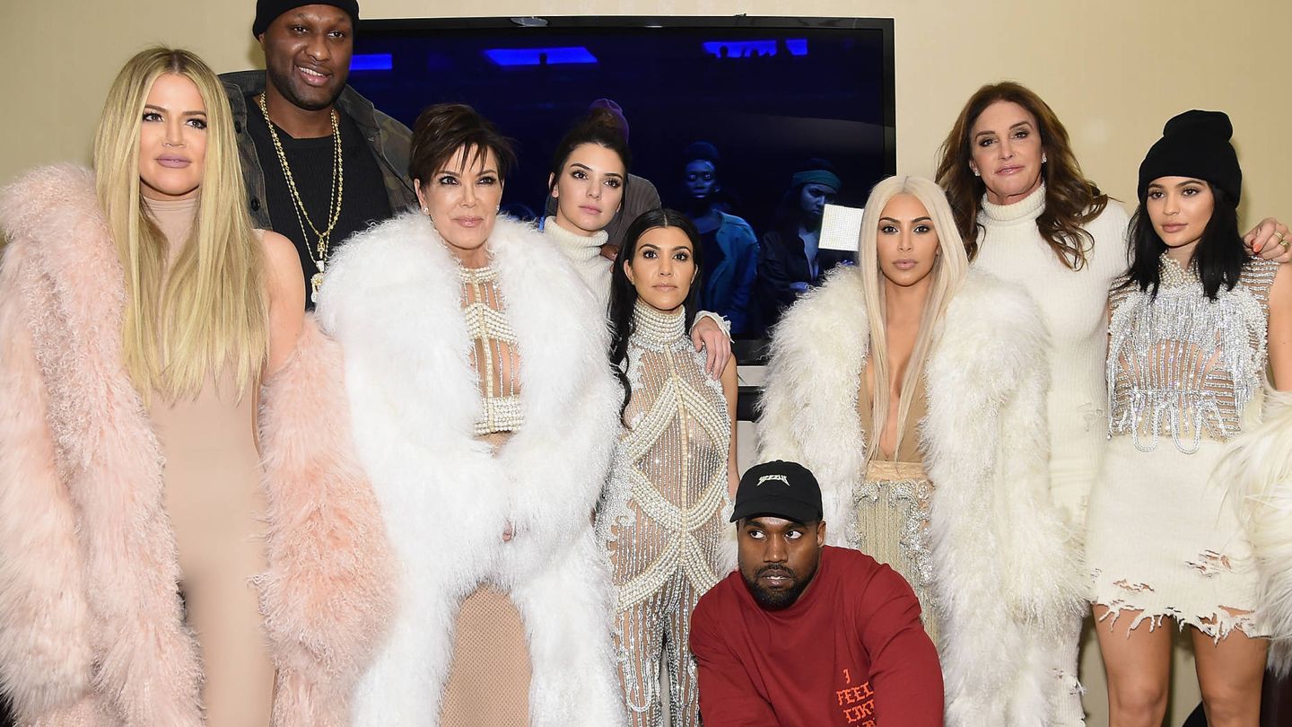 La familia Kardashian-Jenner al completo en 2016. (Getty)