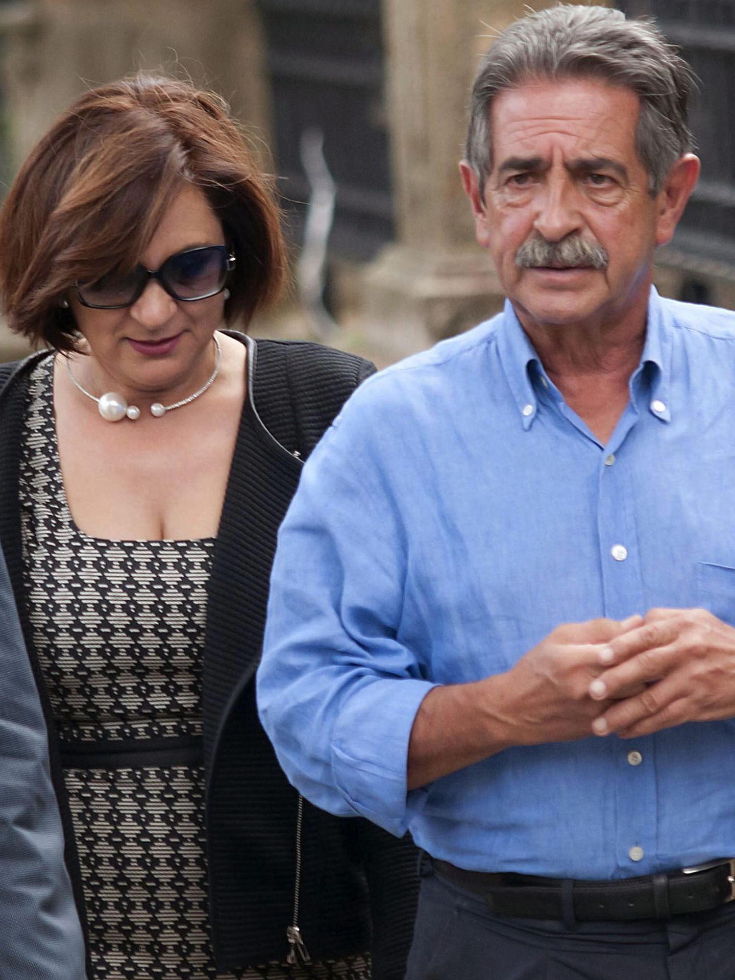 El expresidente de Cantabria, Miguel Ángel Revilla, y su esposa, Aurora Díaz, en una imagen de archivo. (EFE/Pedro Puente Hoyos)