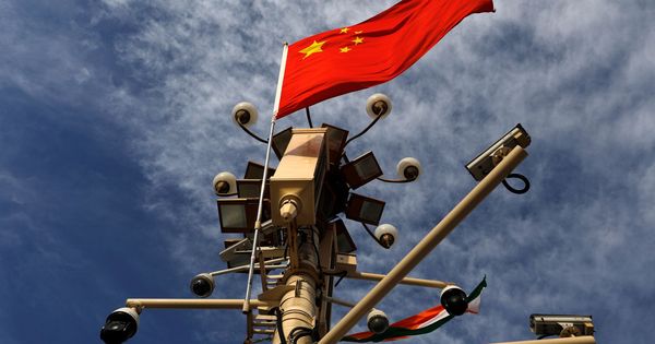 Foto: Cámaras de vigilancia en la plaza de Tiananmen en Pekín. (EFE)