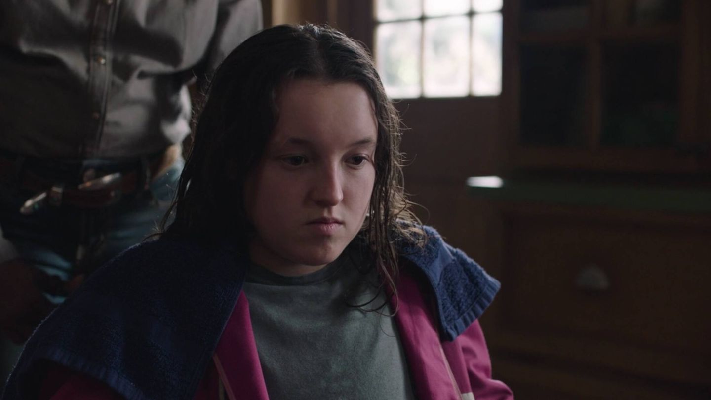 Ellie (Bella Ramsey), en una secuencia del sexto episodio de 'The last of us'. (HBO)